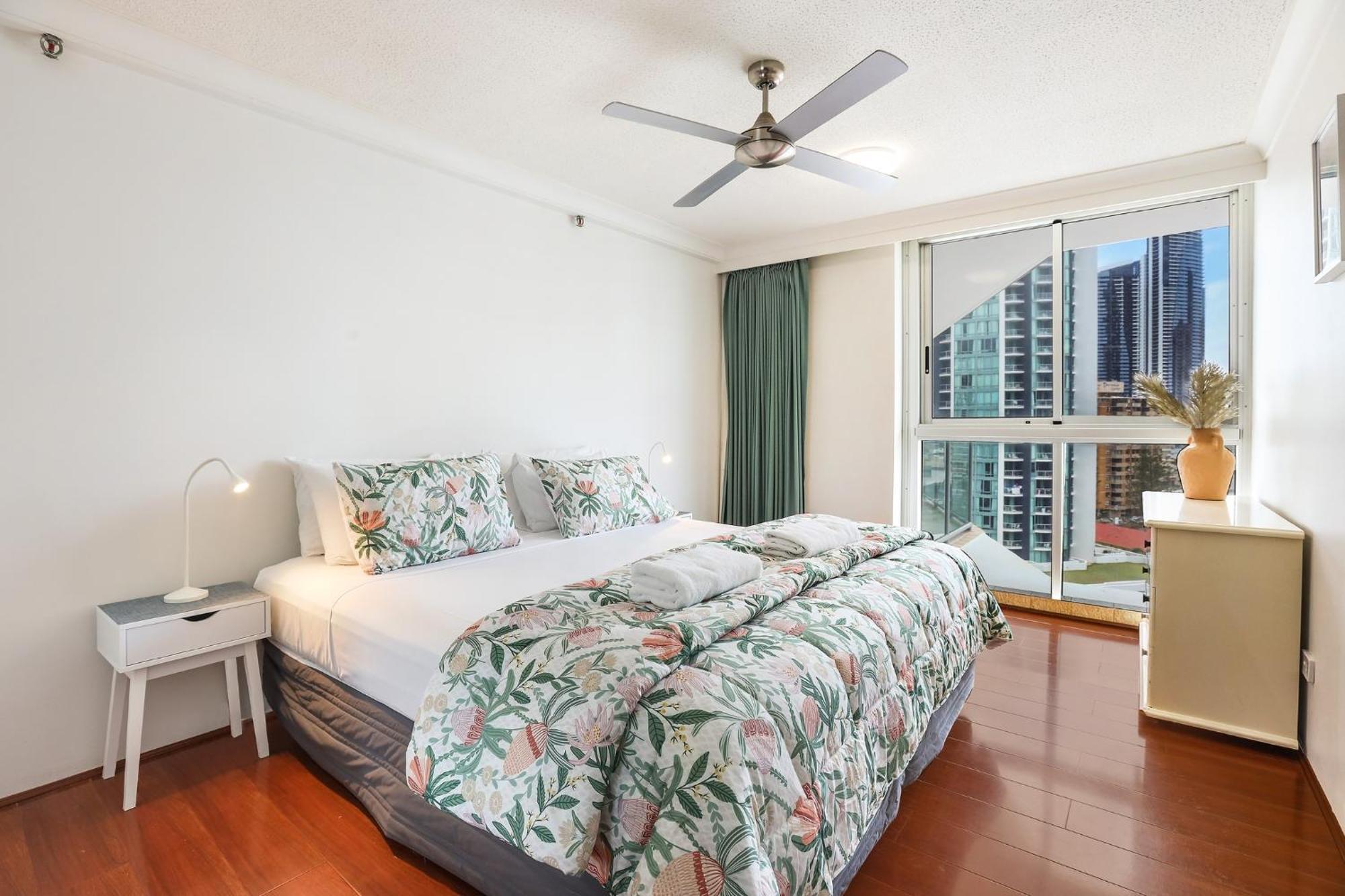 Peninsula Apartments Managed By Gchs Gold Coast Esterno foto