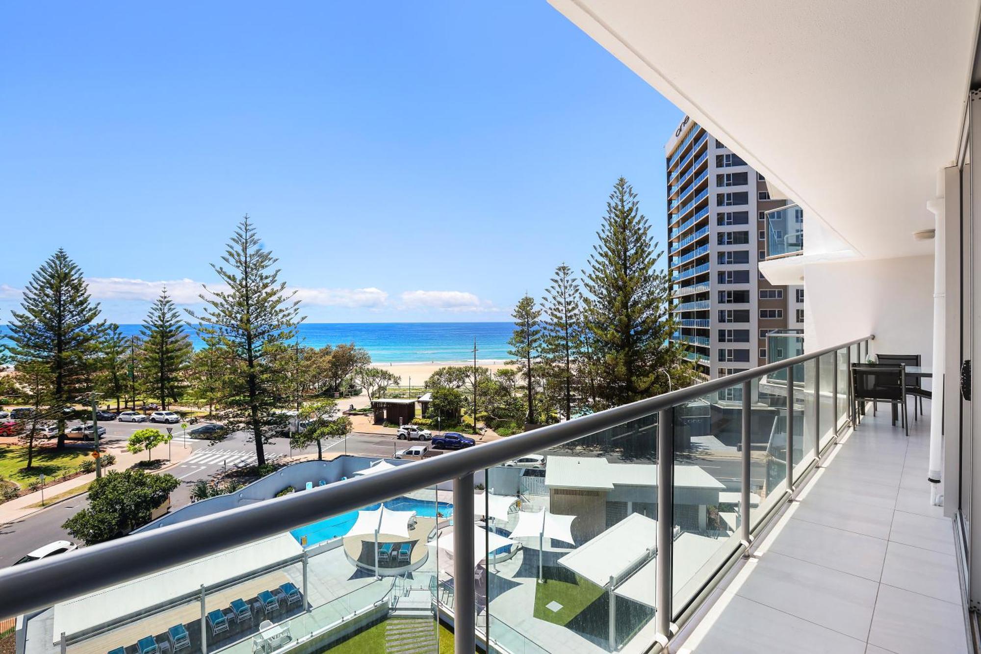 Peninsula Apartments Managed By Gchs Gold Coast Esterno foto